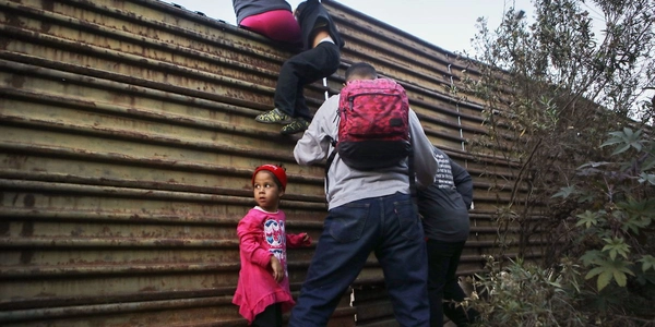 La frontera sigue a riesgo de "crisis" de inmigrantes