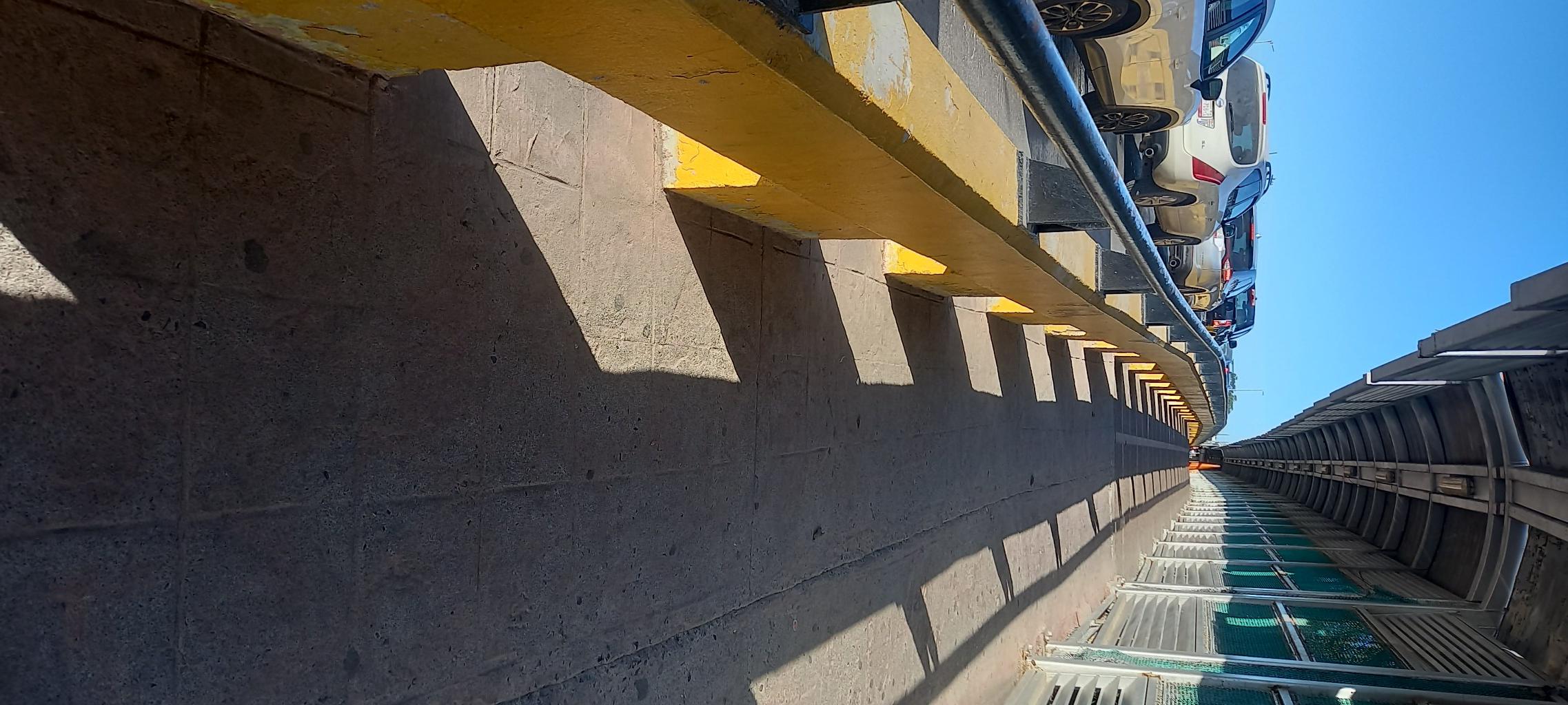 Fila del puente nuevo libre caminando pasas como vas llegando en carro al mucha fila tardas mas