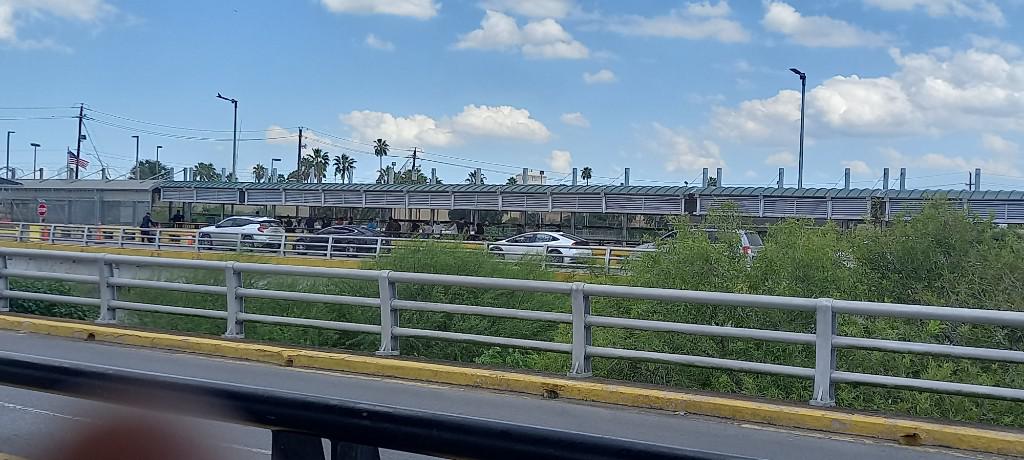 No hay tanda fila en cuce caminando en el punte nuevo  hay más fila para cruzar en carro