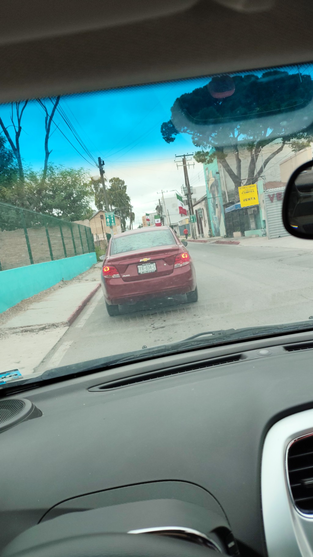Tengo una hora en la fila y apenas cruce la guarda raya 