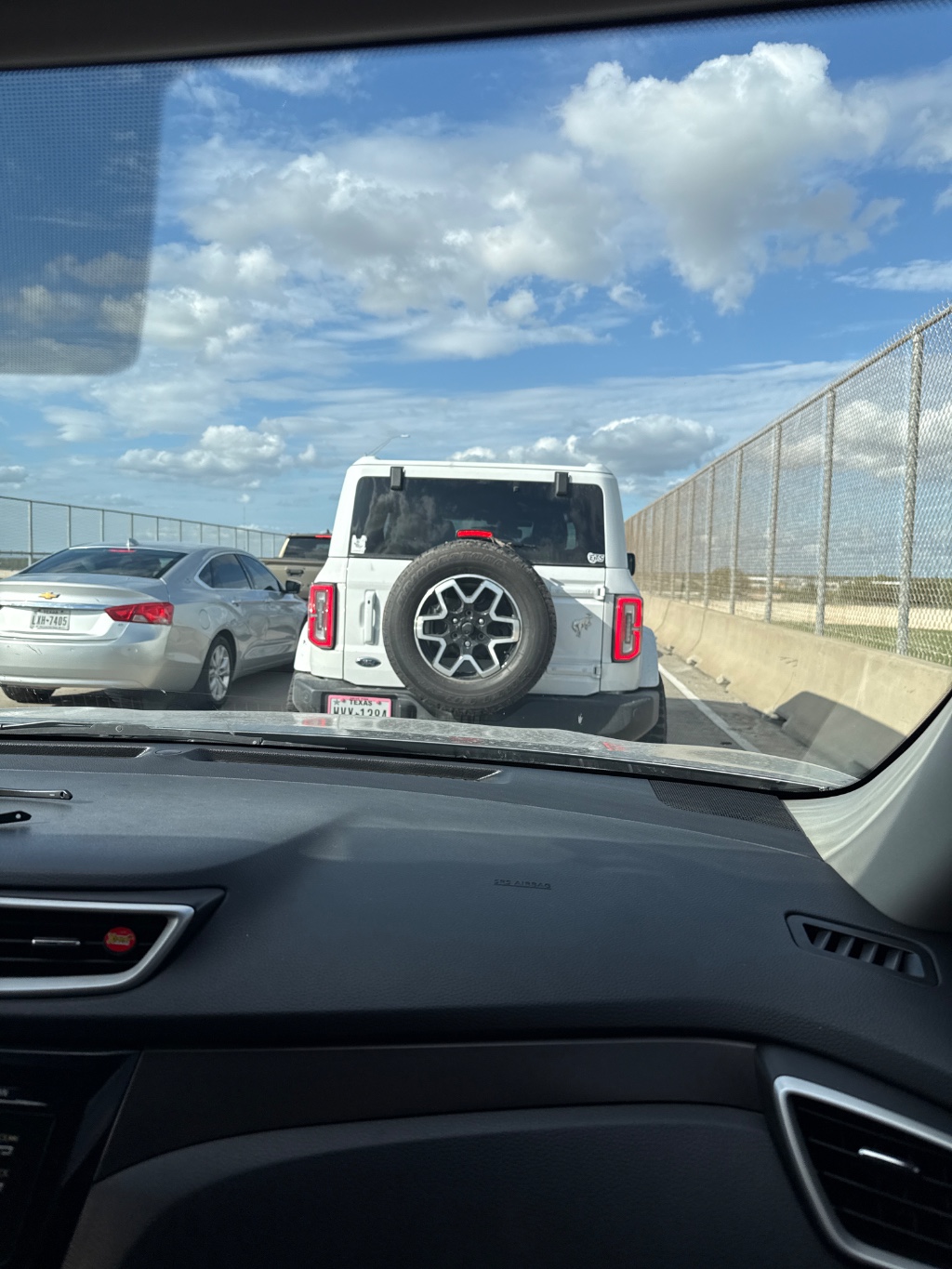 Algo de fila, pero va avanzando rápido 